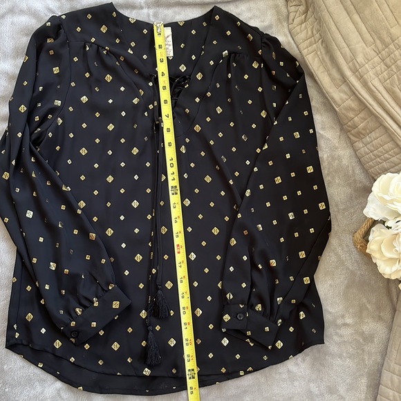 NWOT- FADED GLORY- Black & Gold flowy lightweight blouse with tassels - Picture 7 of 9